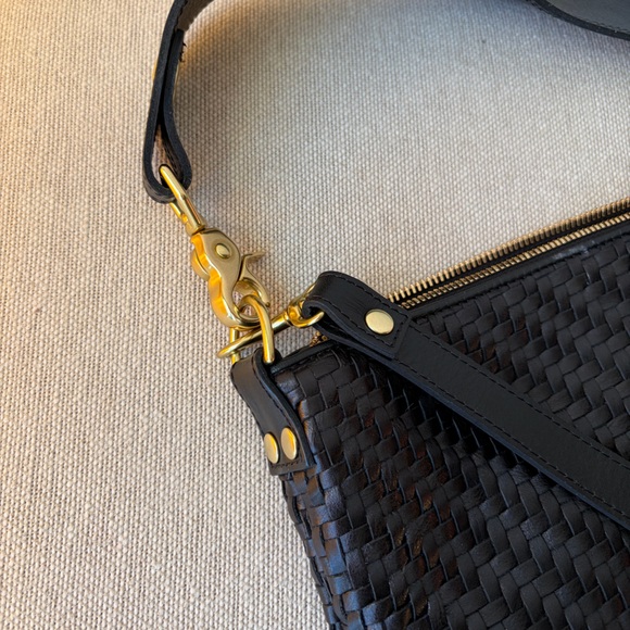CLARE V Moyen Woven Leather Crossbody Black Bag - Picture 6 of 9